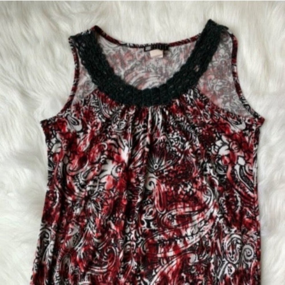 Women’s Sleeveless Top Size Large